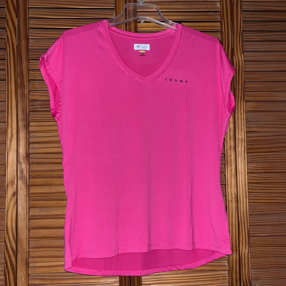 Greg Norman Trump Golf Collection Pink Medium V-Neck Shirt‎ New With Tags